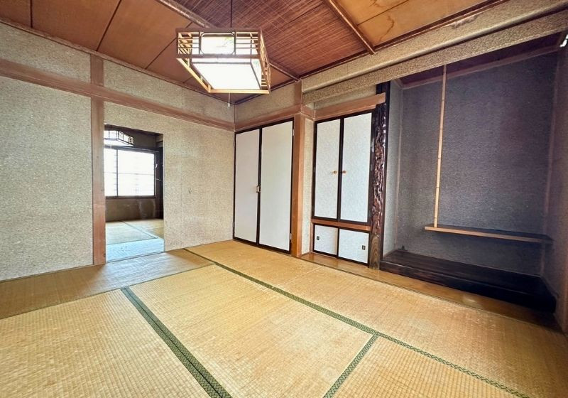 1970s wood house, 3-min walk to station, Hokkaido
