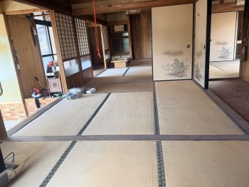 1960s wood house with outbuildings in Minamisatsuma, Kagoshima