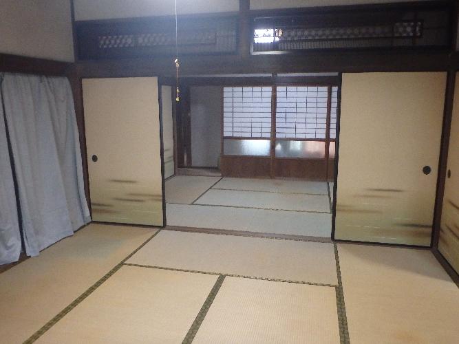 1930s wood house with outbuildings in Kagawa
