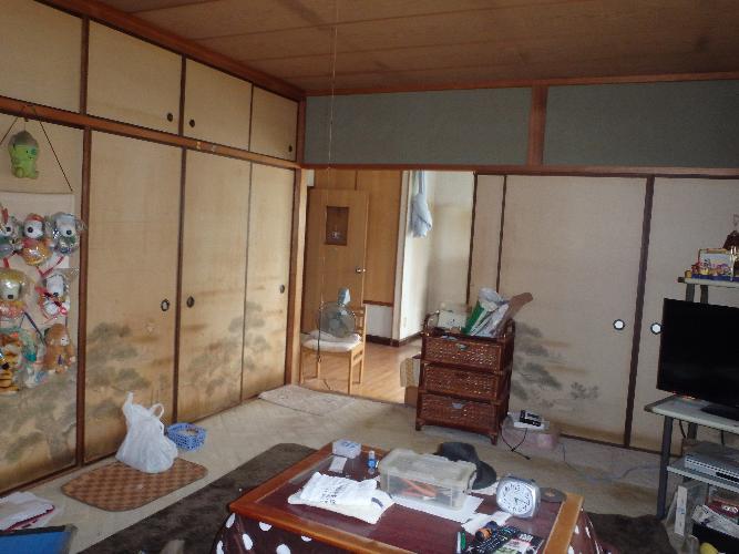 1980s wood house on a large plot in Kagawa