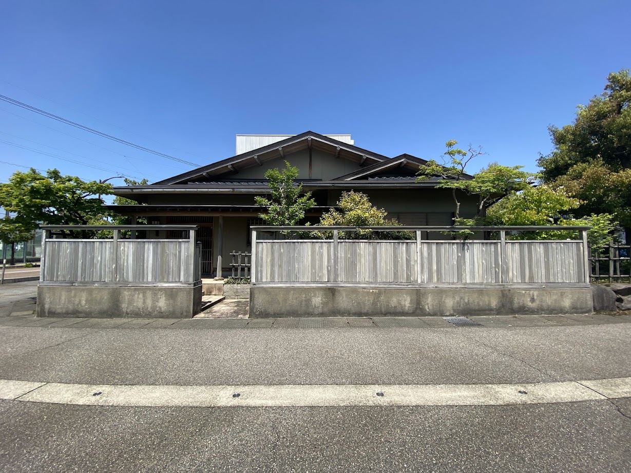 2000s wood house, 12-min walk to station, Toyama