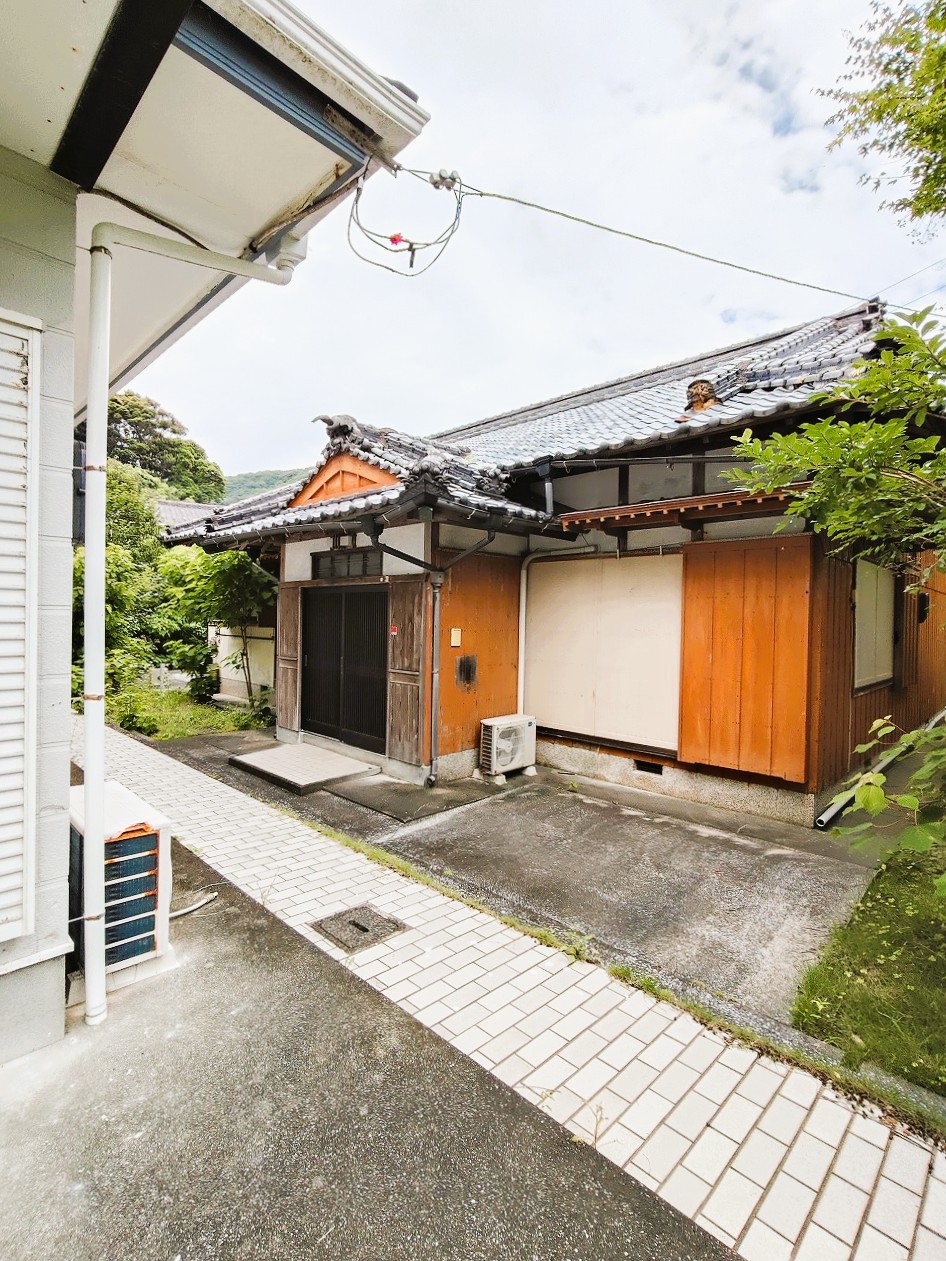 1990s wood house in Ehime