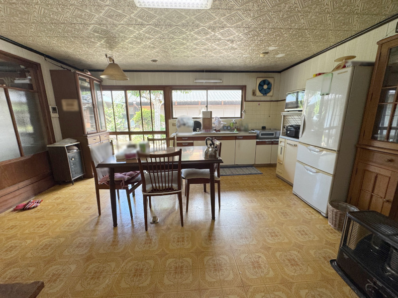 1970s wood house on a large plot in Hyogo