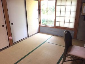1970s wood house, 16-min walk to station, Shimane
