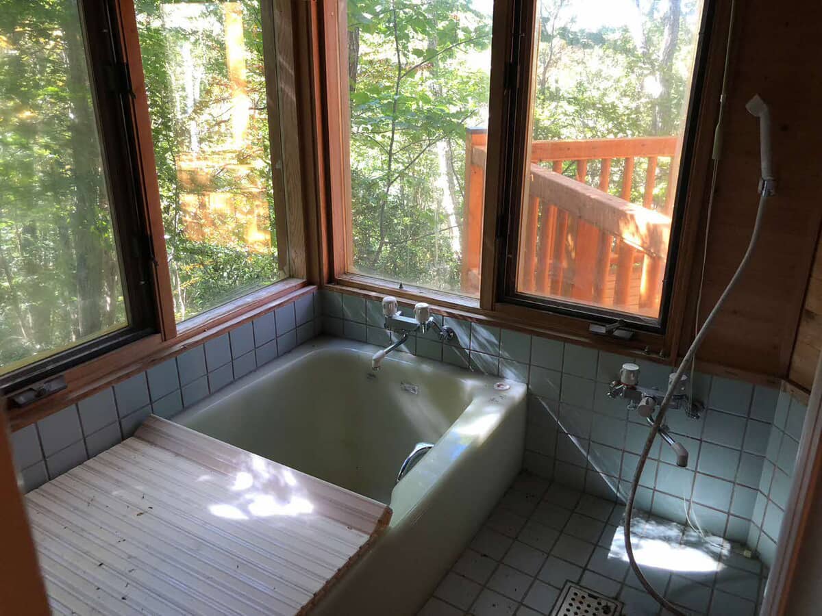 1990s wood house in Hiroshima