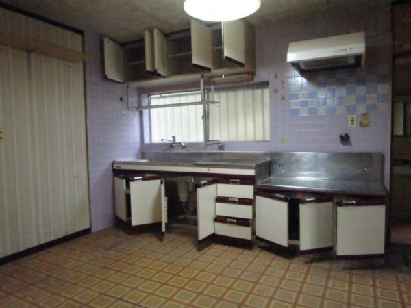 1860s wood house on a large plot in Oita
