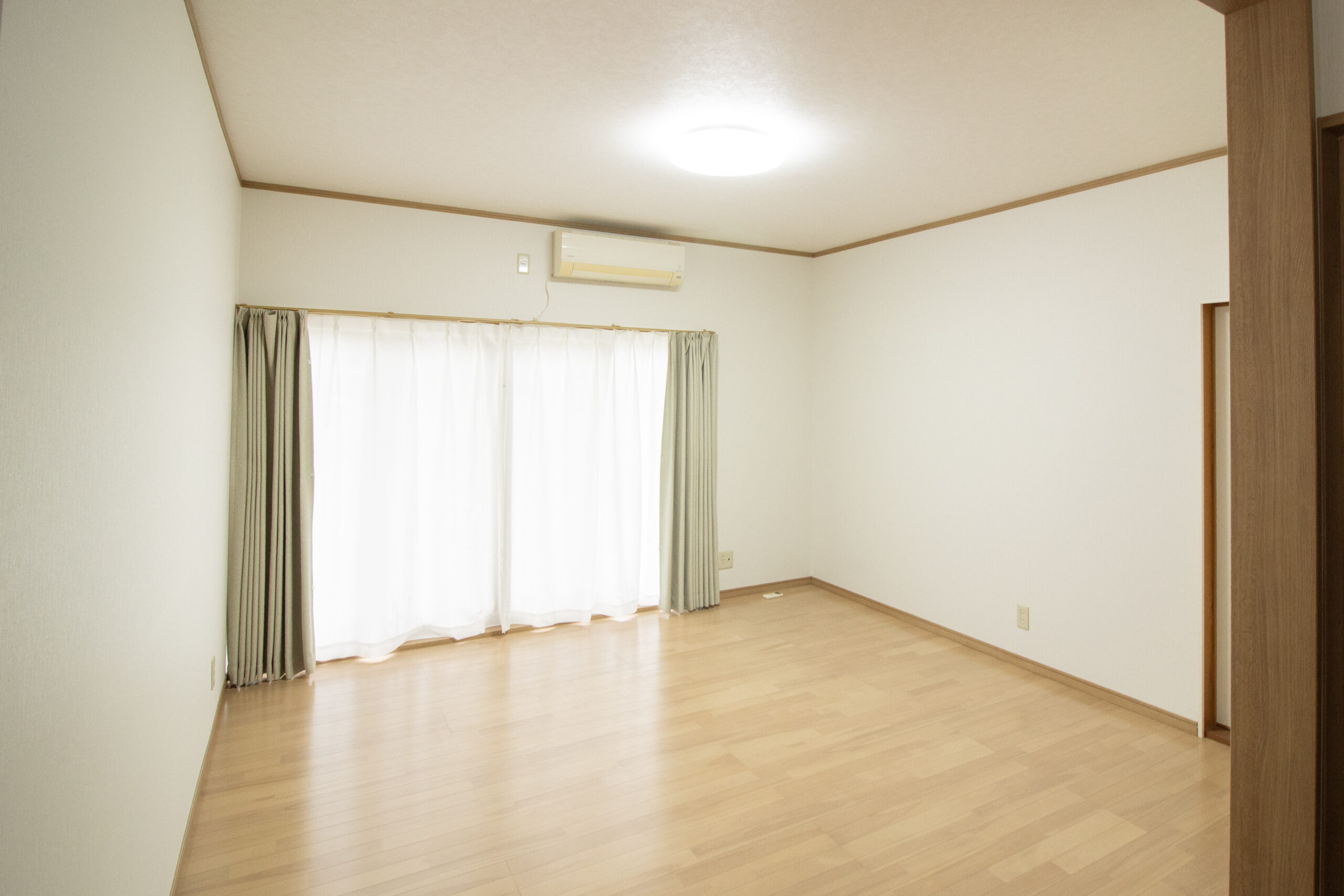 1990s wood house on a large plot in Matsusaka Kahada