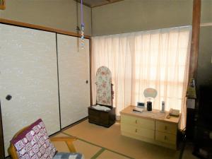 1970s wood house, 17-min walk to station, Shimane