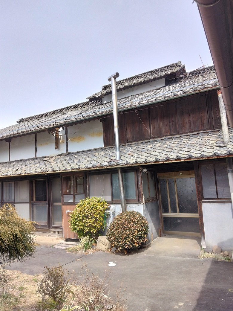1880s wood house on a large plot in Nagano