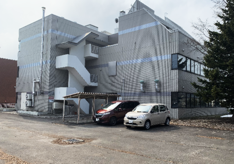 1990s concrete house, 11-min walk to station, Hokkaido