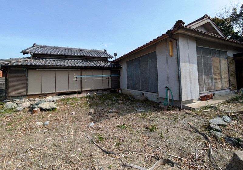 House on a large plot in Matsusaka, Mie