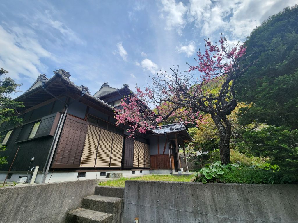 2000s wood house in Ehime