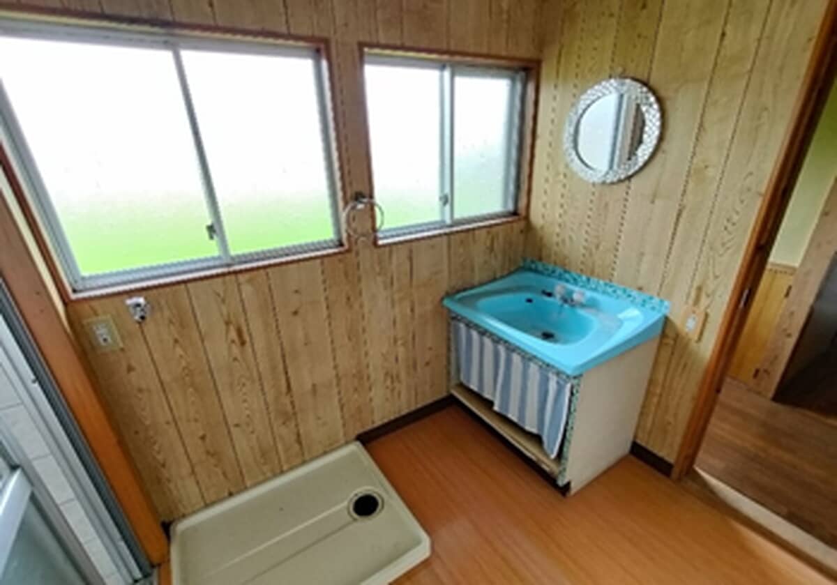 1990s wood house in Hiroshima