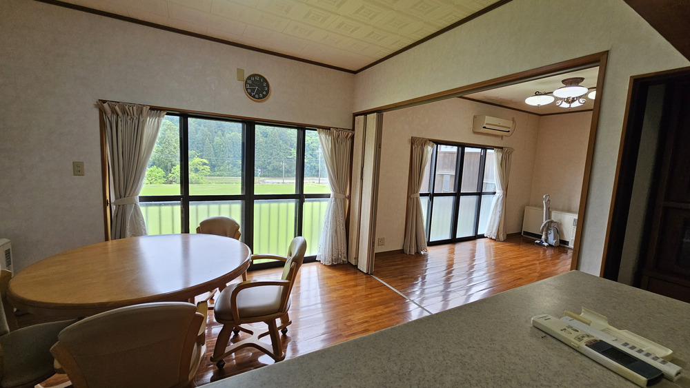 2000s wood house in Toyama