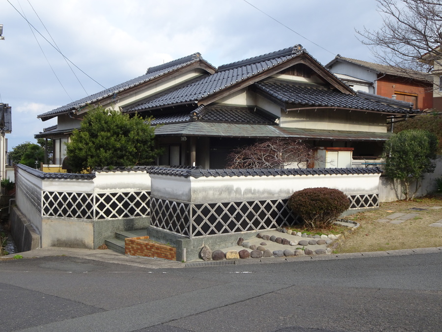 1980s wood house, 18-min walk to station, Shimane