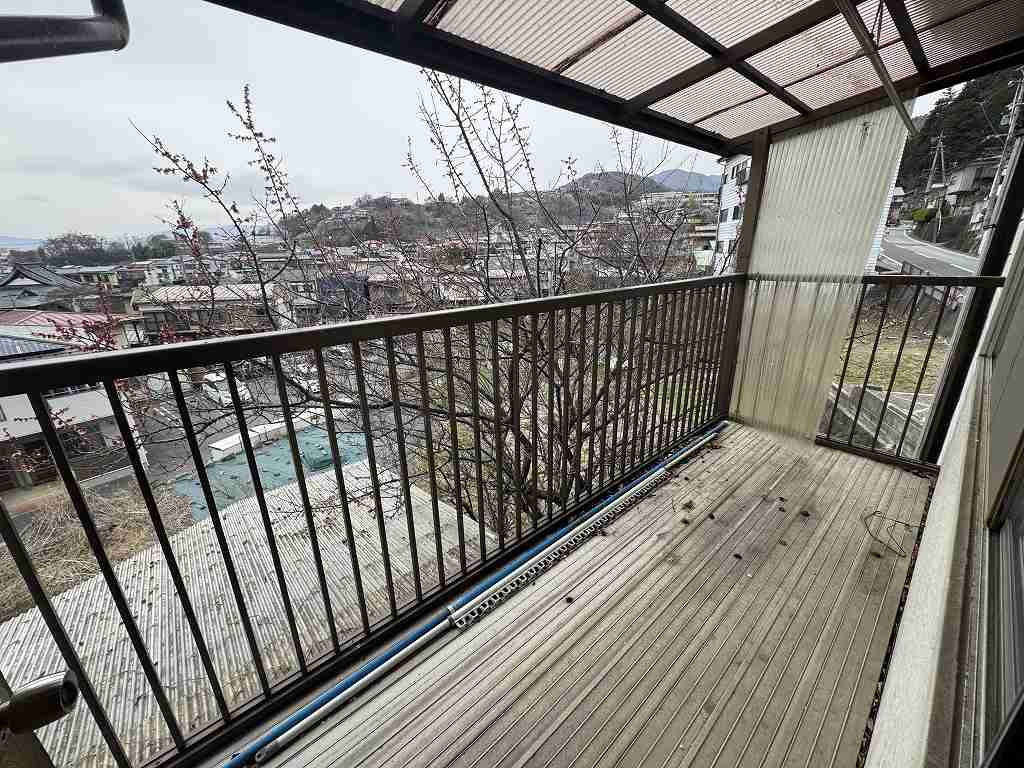 1970s wood house, 11-min walk to station, Nagano