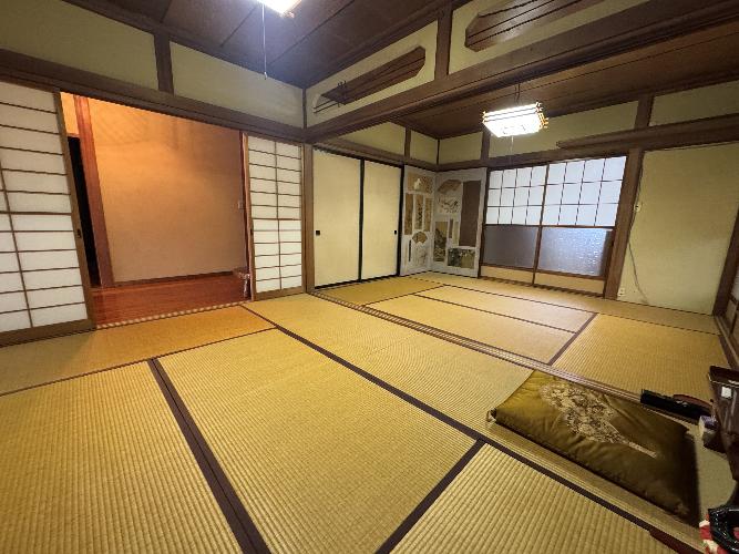 1960s wood house, 19-min walk to station, Tokamachi, Niigata