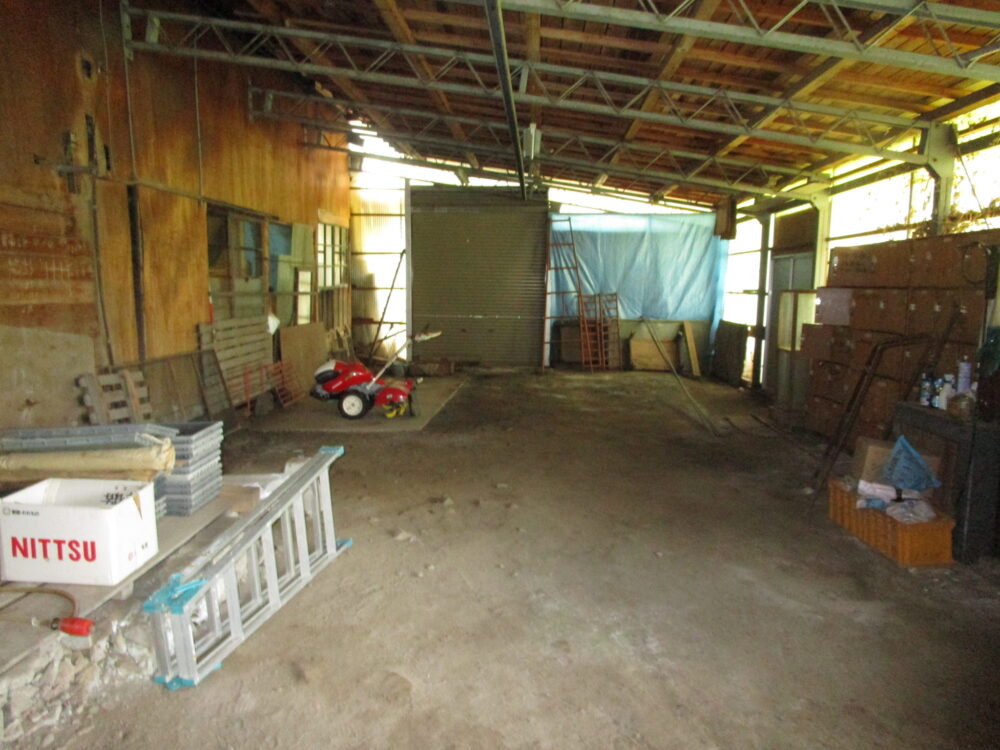 1970s house on a large plot in Iwate