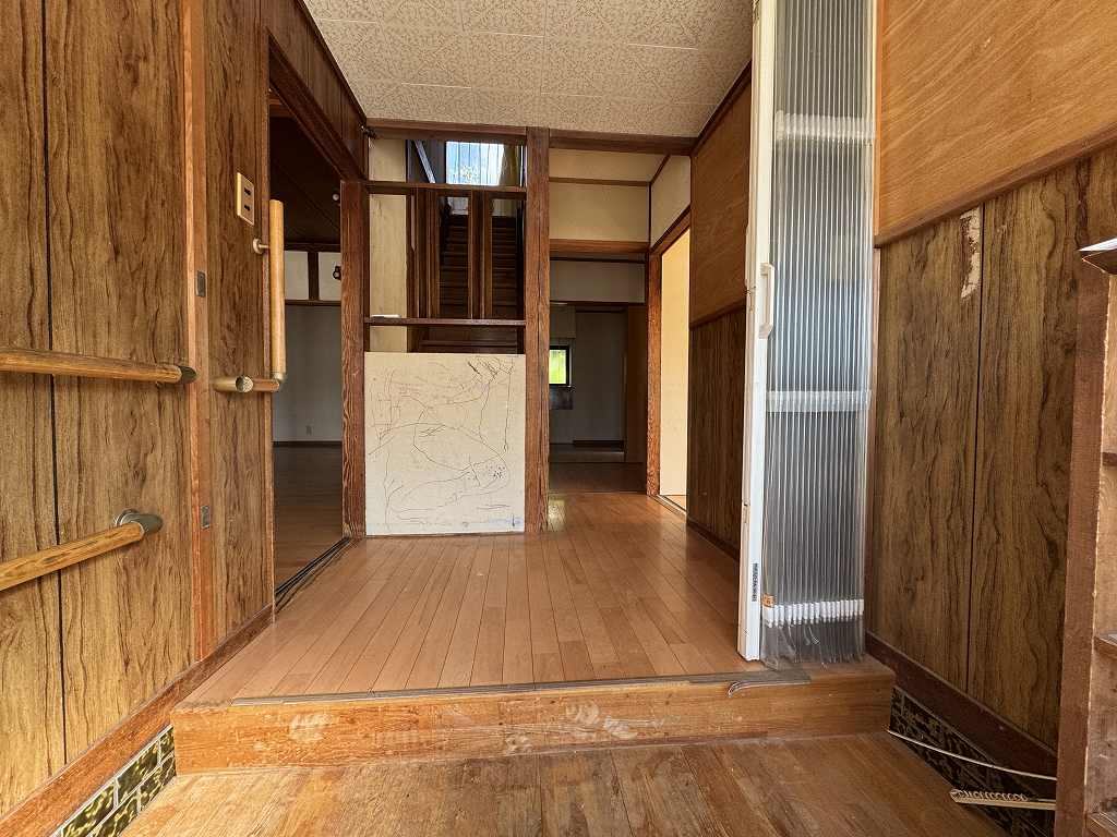 1960s wood house, 11-min walk to station, Nagano