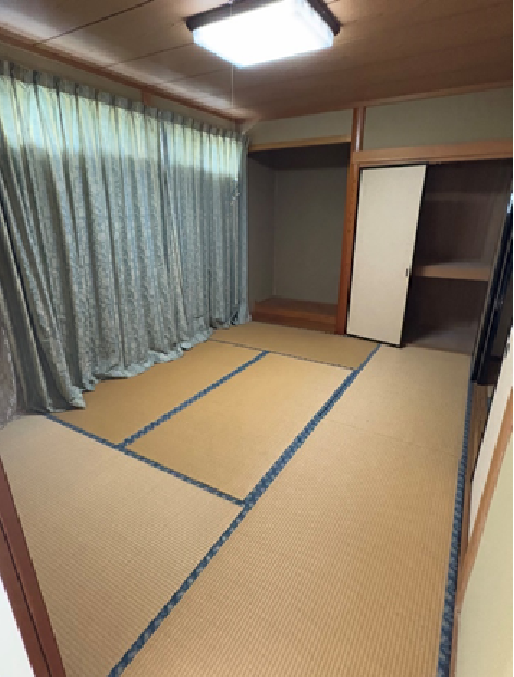 2000s wood house, 18-min walk to station, Ehime