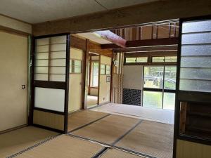1950s wood house on a large plot in Niigata