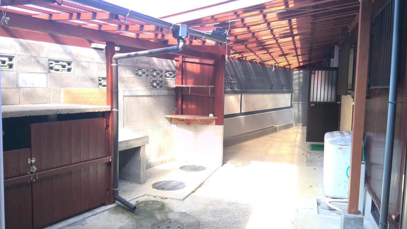 1990s wood house near the coast in Uchinoura, Kimotsuki