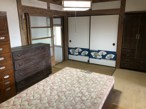 1950s wood house with storehouses in Oita