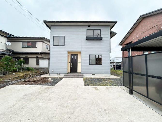2000s wood house, 11-min walk to station, Fukui