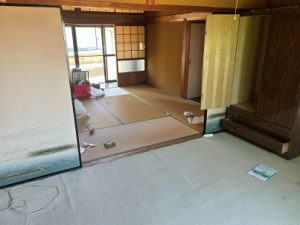 1960s wood house, 12-min walk to station, Nara