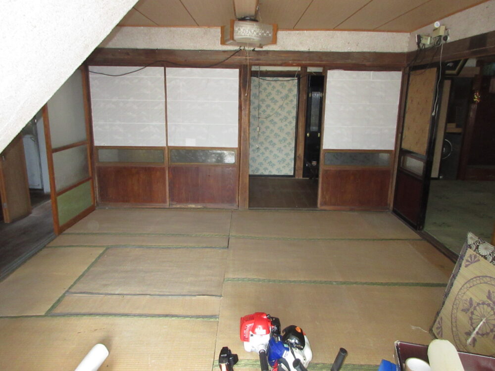 Wood house on a large plot in Iwate