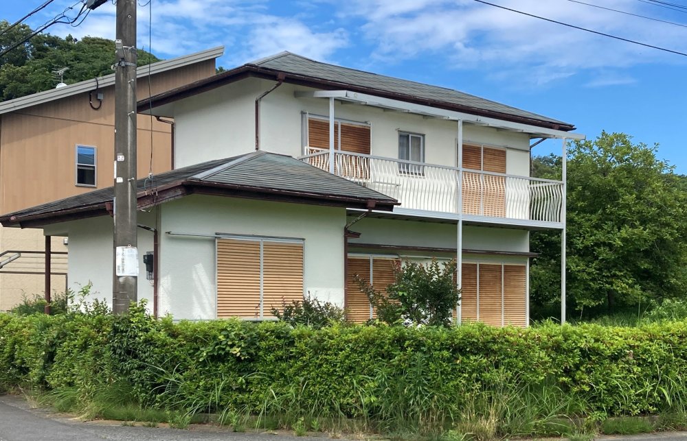 Excellent sunlight! A detached house on elevated ground.
