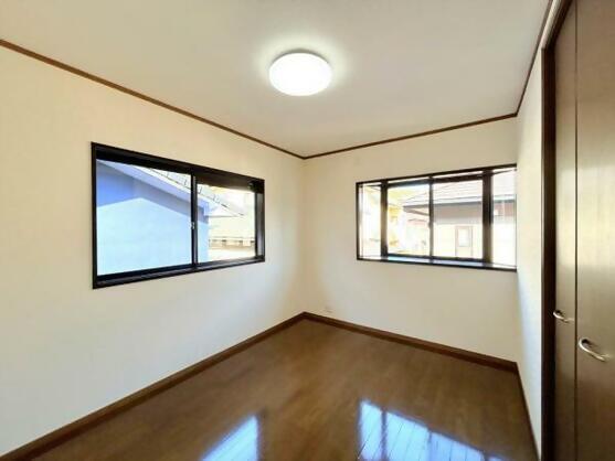 1990s wood house, 7-min walk to station, Kagawa
