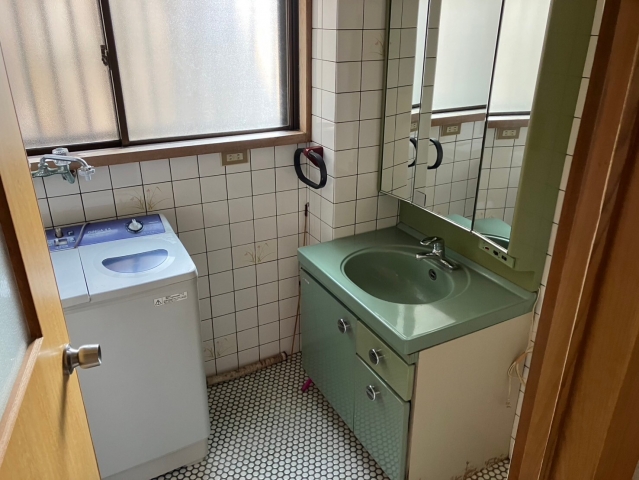 1980s concrete house in Hyogo