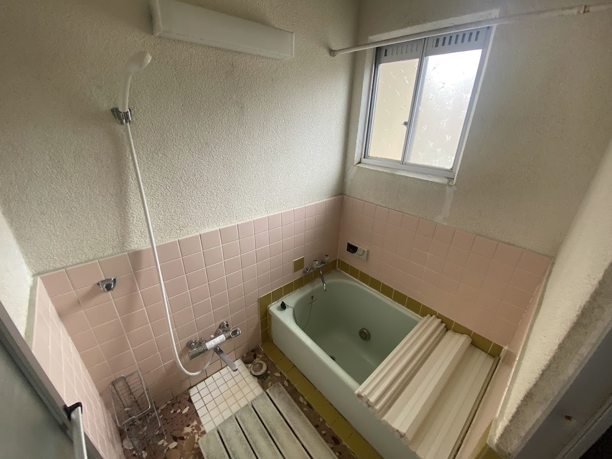 1970s wood house, 10-min walk to station, Toyama