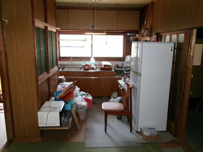 1970s wood house on a large plot in Okayama