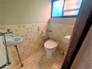 1970s wood house, 17-min walk to station, Shimane