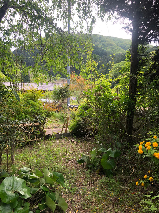 1980s wood house with storehouses in Hiyoshi, Nantan