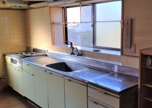1960s wood house, 16-min walk to station, Shimane