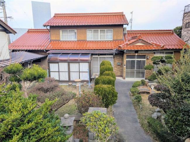 1960s wood house, 1-min walk to station, Shimane