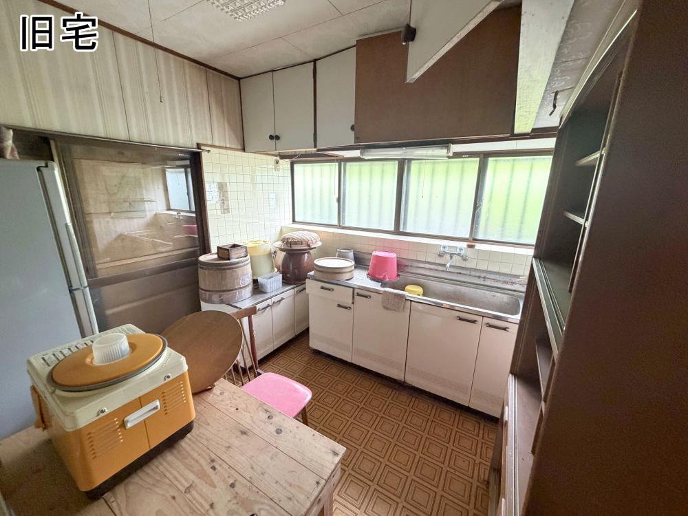 1970s wood house with outbuildings in Kanoya, Kagoshima
