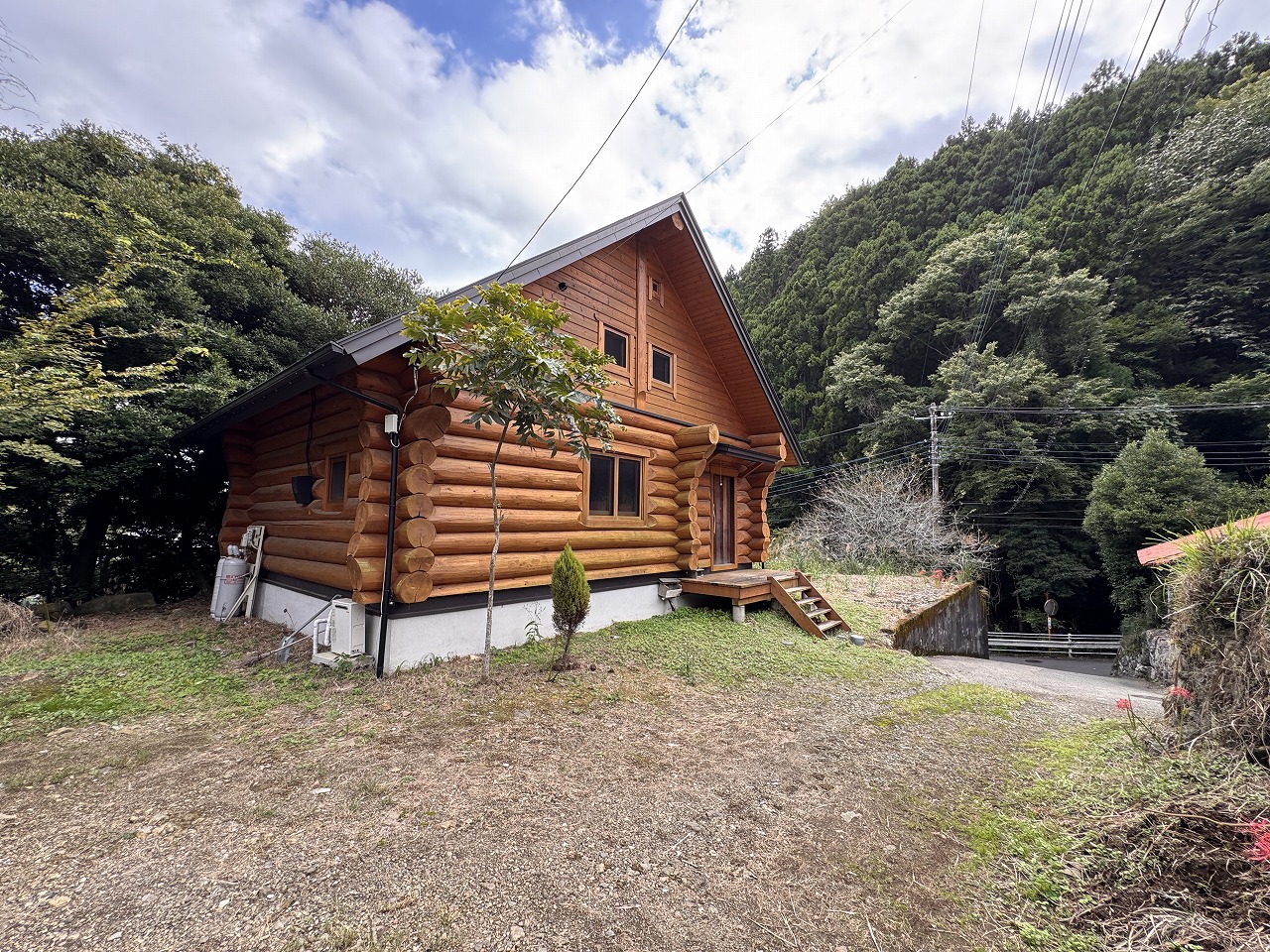 2010s wood house on a large plot in Kanagawa