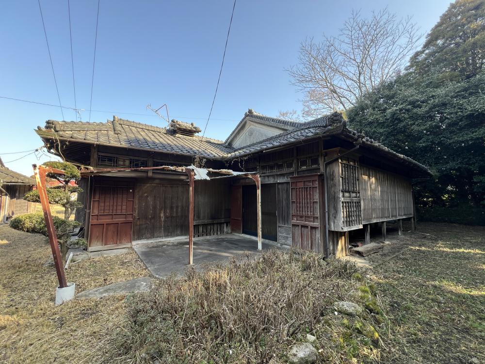 1940s wood house in Kushira, Kanoya, farmland, approval needed
