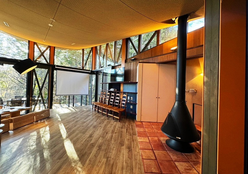 1990s concrete house on a large plot in Yamanakako, Yamanashi