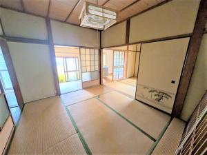 1970s wood house, 17-min walk to station, Shimane