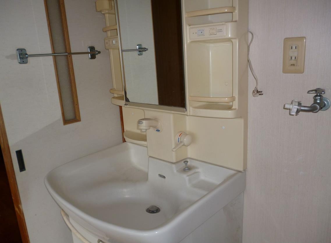 1990s wood house, 14-min walk to station, Ichikikushikino, Kagoshima