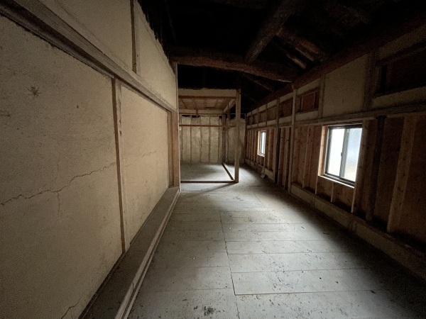1930s wood house on a large plot in Tottori