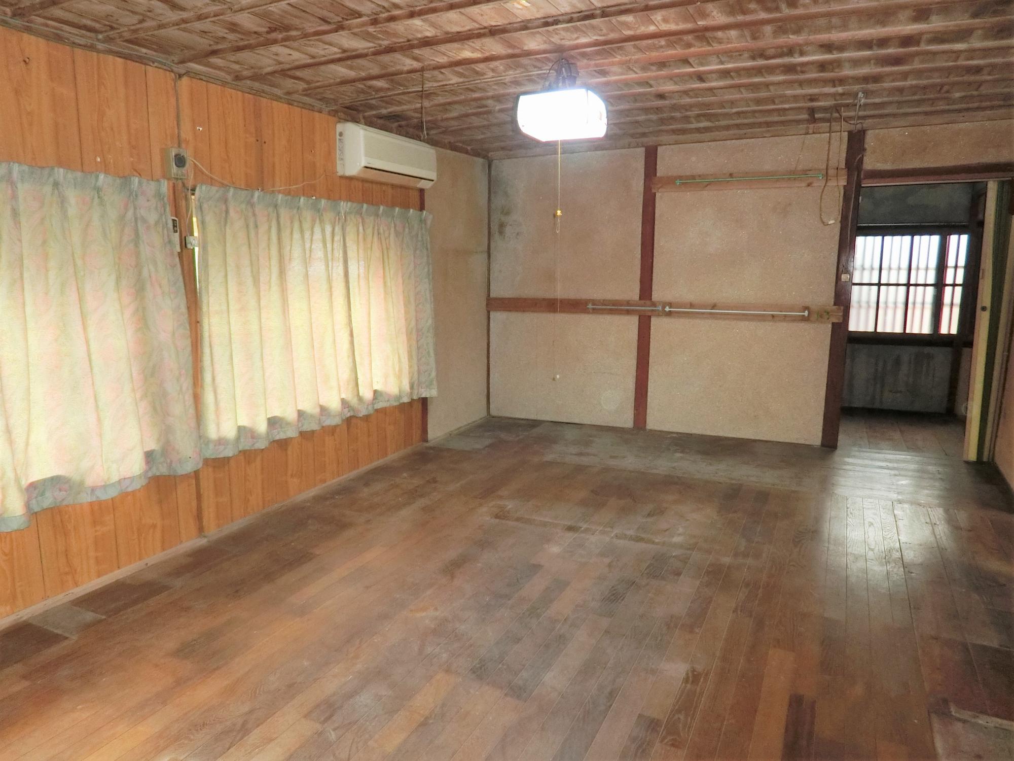 1920s wood house with storehouses in Fukuoka