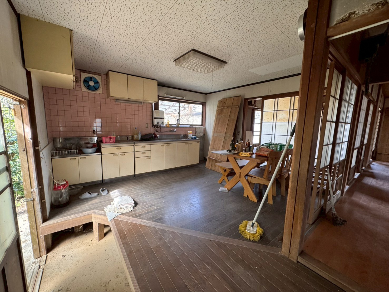 1970s wood house in Oe, Fukuchiyama, farmland, approval needed
