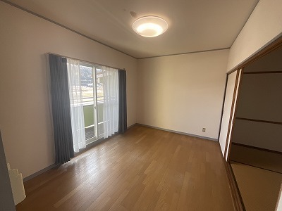 7LDK with Renovated Plumbing! Second Floor Building Also Available for Rental!