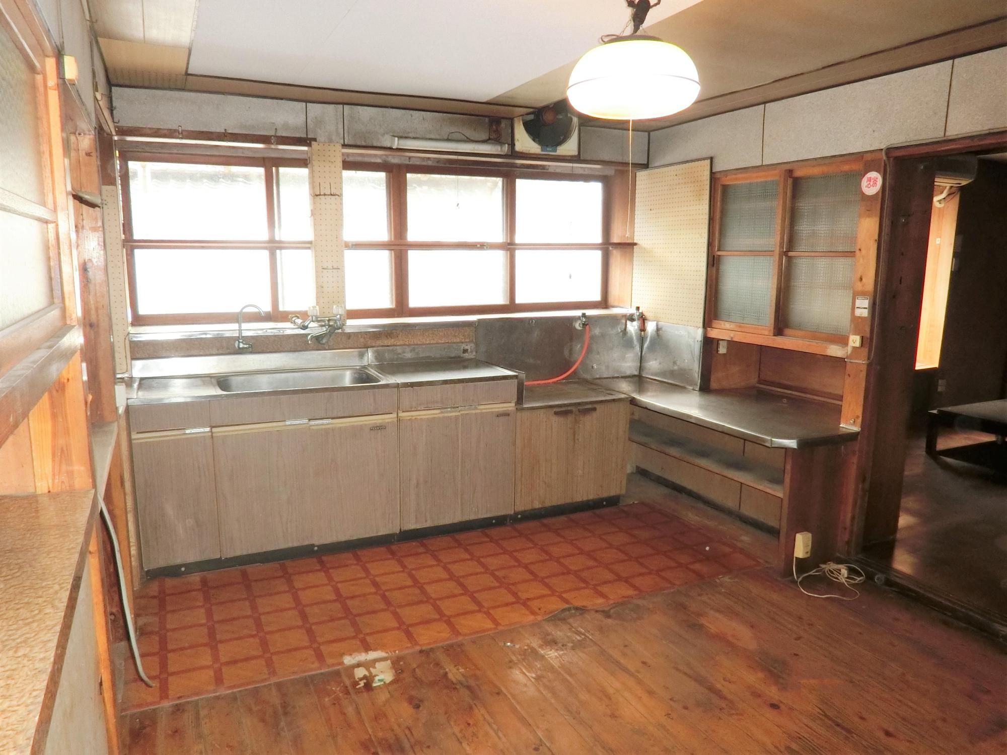 1920s wood house with storehouses in Fukuoka